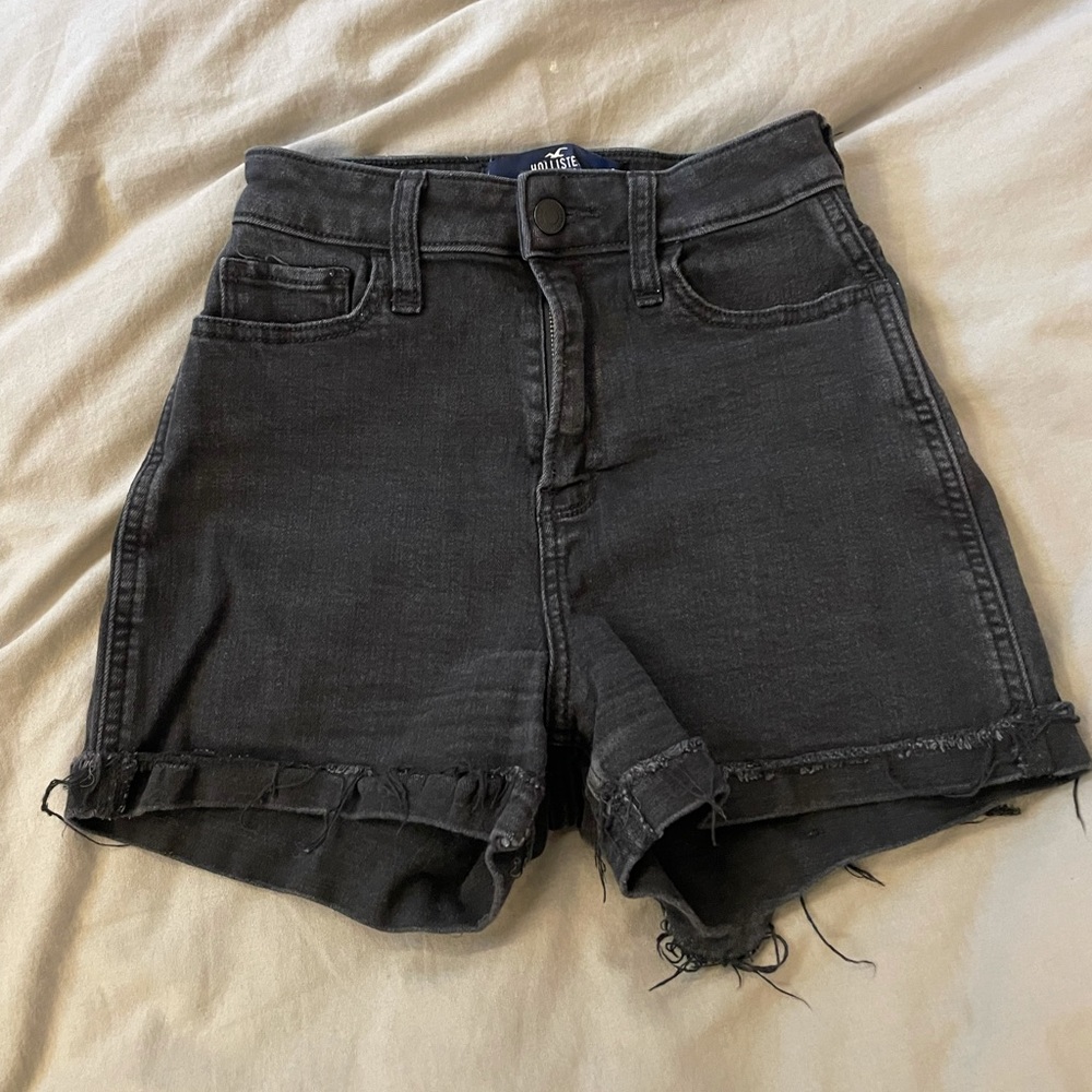 Hollister Curvy Ultra High-Rise Short 3”